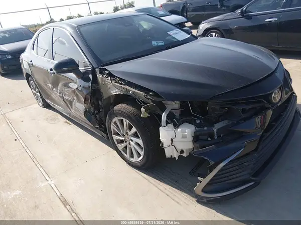 4T1C11AK0NU671020 2022 TOYOTA CAMRY - Image 1