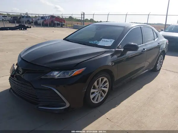 4T1C11AK0NU671020 2022 TOYOTA CAMRY - Image 2