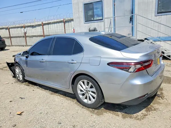 4T1C11AK0NU672264 2022 TOYOTA CAMRY - Image 2
