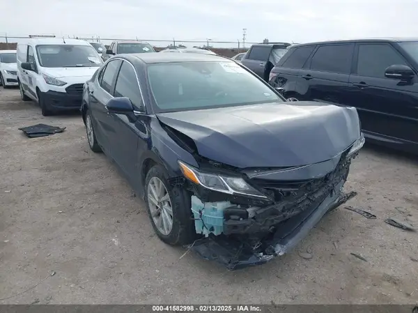 4T1C11AK0NU674547 2022 TOYOTA CAMRY - Image 1
