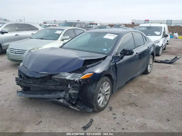 4T1C11AK0NU674547 2022 TOYOTA CAMRY - Image 2