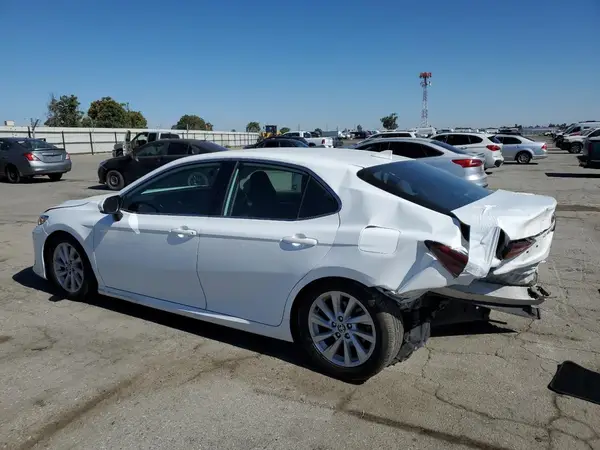 4T1C11AK0NU675066 2022 TOYOTA CAMRY - Image 2