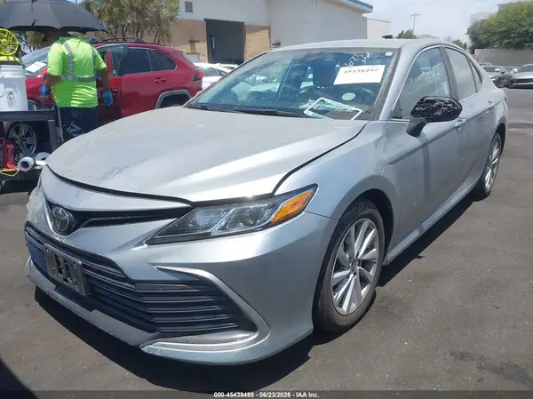 4T1C11AK0NU679666 2022 TOYOTA CAMRY - Image 2