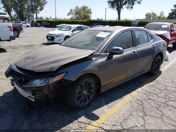 4T1C11AK0NU681028 2022 TOYOTA CAMRY - Image 2