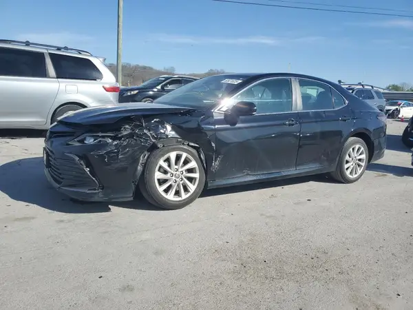 4T1C11AK0NU685936 2022 TOYOTA CAMRY - Image 1