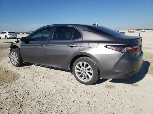 4T1C11AK0NU686634 2022 TOYOTA CAMRY - Image 2