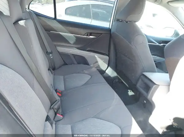 4T1C11AK0NU687038 2022 TOYOTA CAMRY - Image 8