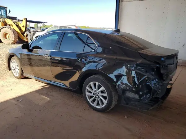 4T1C11AK0NU689761 2022 TOYOTA CAMRY - Image 2