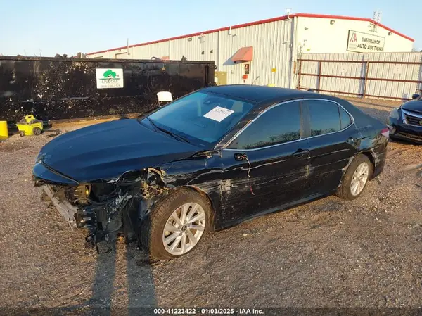 4T1C11AK0NU692739 2022 TOYOTA CAMRY - Image 2