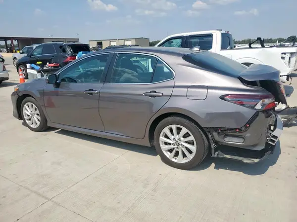 4T1C11AK0NU699769 2022 TOYOTA CAMRY - Image 2
