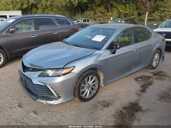 4T1C11AK0NU700094 2022 TOYOTA CAMRY - Image 2