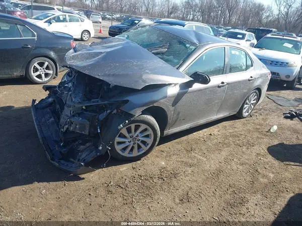 4T1C11AK0NU700323 2022 TOYOTA CAMRY - Image 2