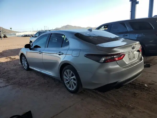 4T1C11AK0NU700595 2022 TOYOTA CAMRY - Image 2