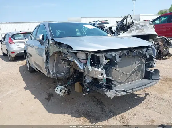 4T1C11AK0NU705392 2022 TOYOTA CAMRY - Image 1