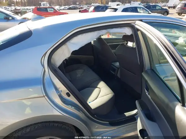 4T1C11AK0NU706686 2022 TOYOTA CAMRY - Image 8