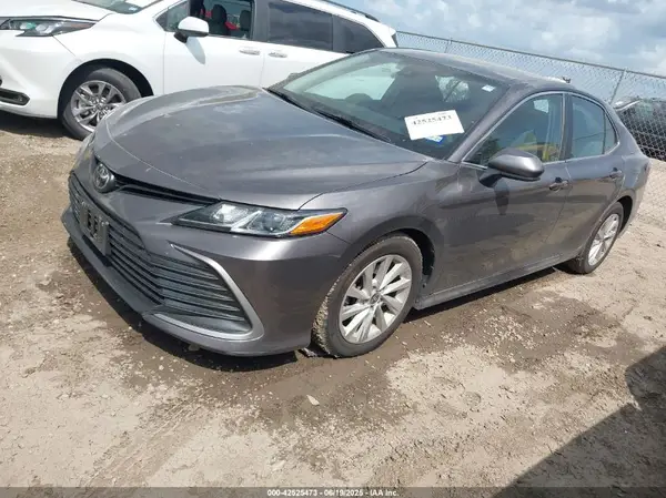 4T1C11AK0NU711192 2022 TOYOTA CAMRY - Image 2