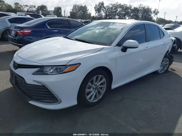 4T1C11AK0PU757608 2023 TOYOTA CAMRY - Image 2