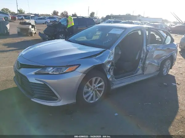 4T1C11AK0PU765160 2023 TOYOTA CAMRY - Image 2