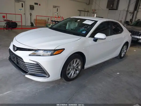 4T1C11AK0RU195292 2024 TOYOTA CAMRY - Image 2