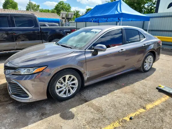 4T1C11AK0RU220093 2024 TOYOTA CAMRY - Image 1