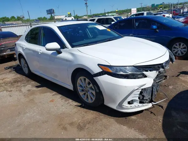 4T1C11AK0RU881882 2024 TOYOTA CAMRY - Image 1