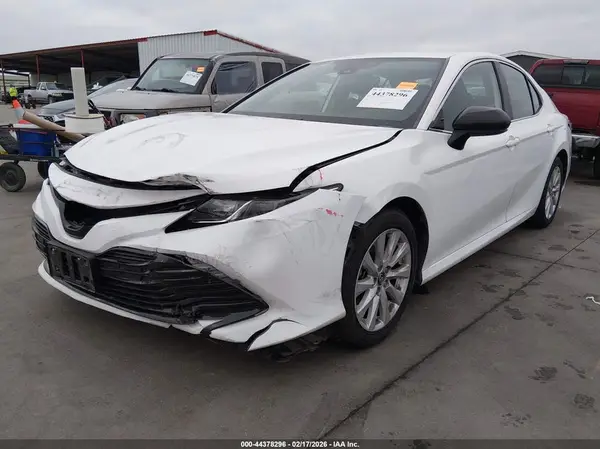 4T1C11AK1LU304883 2020 TOYOTA CAMRY - Image 2