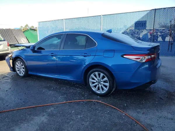 4T1C11AK1LU318122 2020 TOYOTA CAMRY - Image 2
