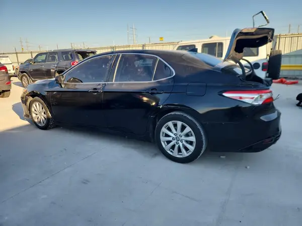 4T1C11AK1LU322266 2020 TOYOTA CAMRY - Image 2