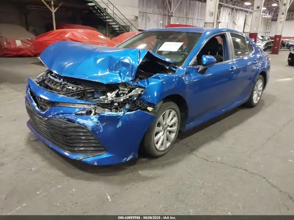 4T1C11AK1LU324762 2020 TOYOTA CAMRY - Image 2