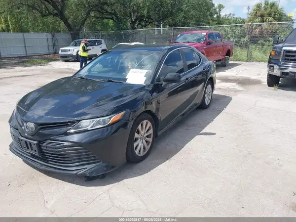 4T1C11AK1LU330805 2020 TOYOTA CAMRY - Image 2