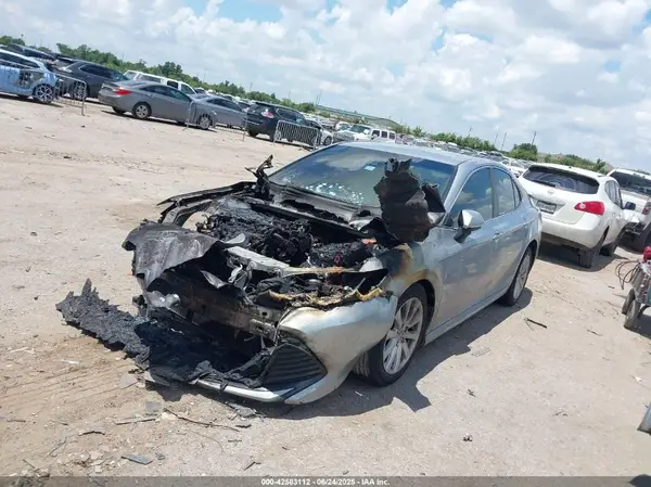 4T1C11AK1LU362945 2020 TOYOTA CAMRY - Image 2