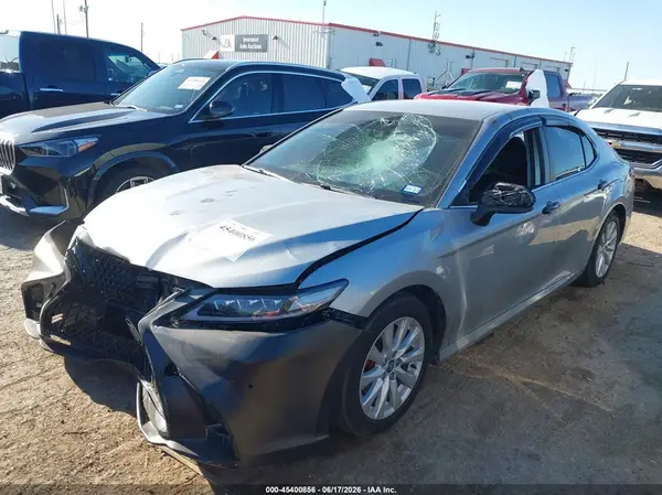 4T1C11AK1LU372732 2020 TOYOTA CAMRY - Image 2
