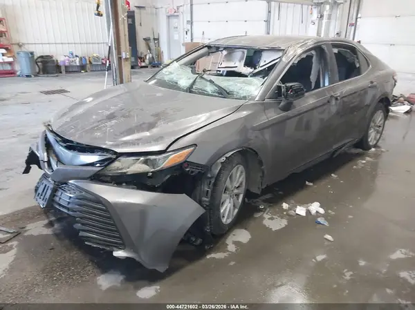4T1C11AK1LU908675 2020 TOYOTA CAMRY - Image 2