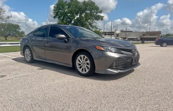 4T1C11AK1LU922818 2020 TOYOTA CAMRY - Image 1