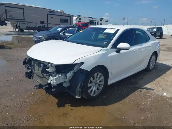 4T1C11AK1LU929932 2020 TOYOTA CAMRY - Image 2