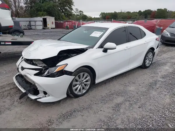 4T1C11AK1LU935682 2020 TOYOTA CAMRY - Image 2