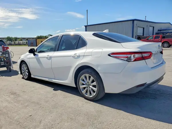 4T1C11AK1LU938386 2020 TOYOTA CAMRY - Image 2