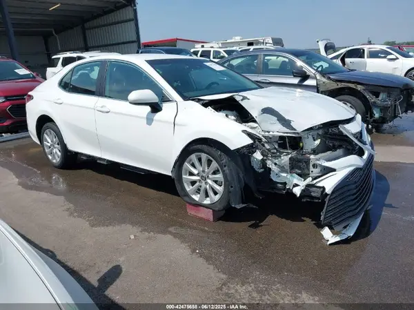 4T1C11AK1LU960615 2020 TOYOTA CAMRY - Image 1