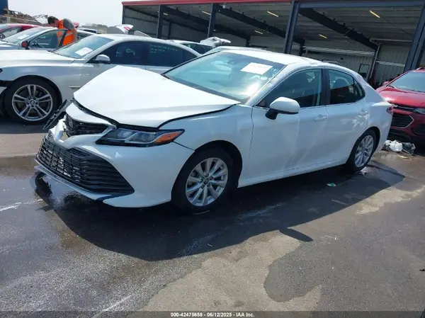4T1C11AK1LU960615 2020 TOYOTA CAMRY - Image 2