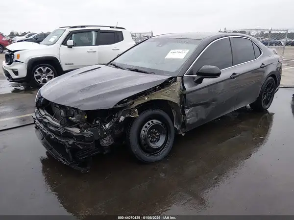 4T1C11AK1LU971808 2020 TOYOTA CAMRY - Image 2