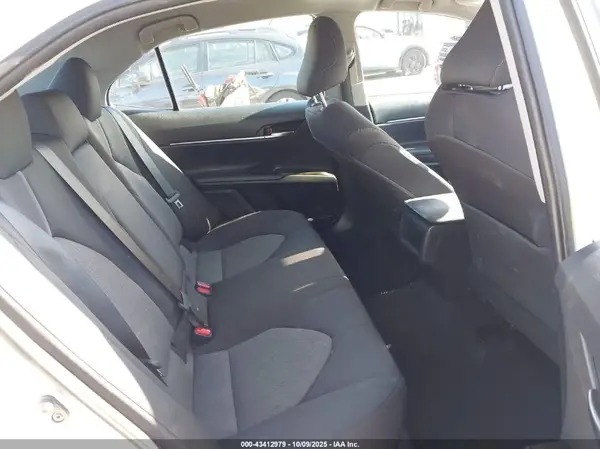 4T1C11AK1MU407321 2021 TOYOTA CAMRY - Image 8