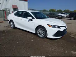 4T1C11AK1MU431747 2021 TOYOTA CAMRY