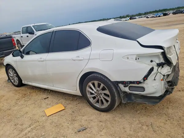 4T1C11AK1MU435989 2021 TOYOTA CAMRY - Image 2