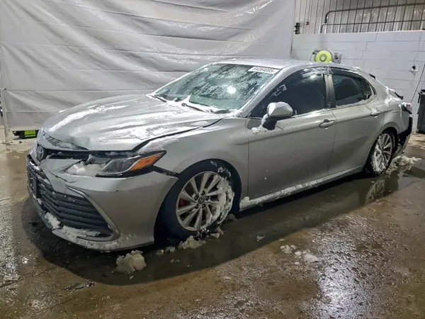 4T1C11AK1MU443946 2021 TOYOTA CAMRY - Image 1