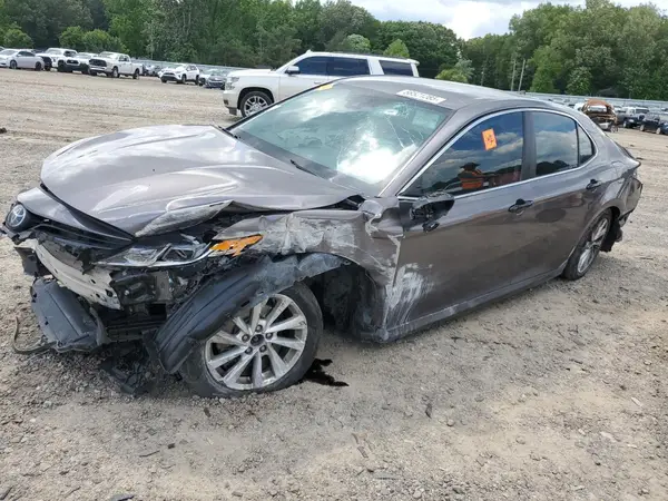 4T1C11AK1MU445017 2021 TOYOTA CAMRY - Image 1