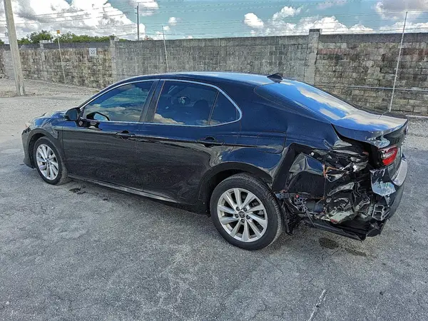 4T1C11AK1MU453151 2021 TOYOTA CAMRY - Image 2