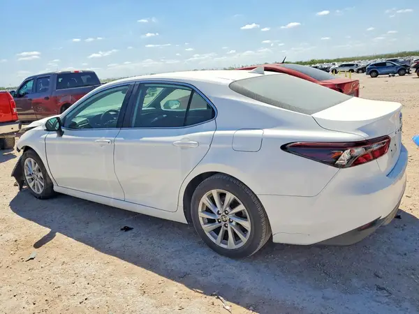 4T1C11AK1MU455594 2021 TOYOTA CAMRY - Image 2