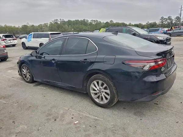 4T1C11AK1MU457393 2021 TOYOTA CAMRY - Image 2