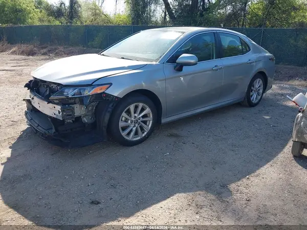 4T1C11AK1MU458818 2021 TOYOTA CAMRY - Image 2