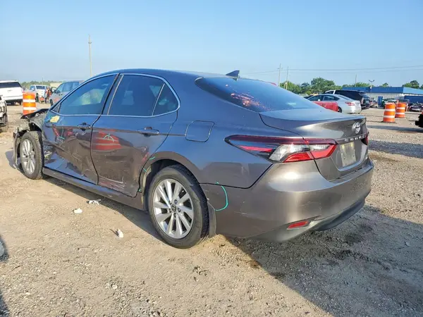 4T1C11AK1MU460617 2021 TOYOTA CAMRY - Image 2